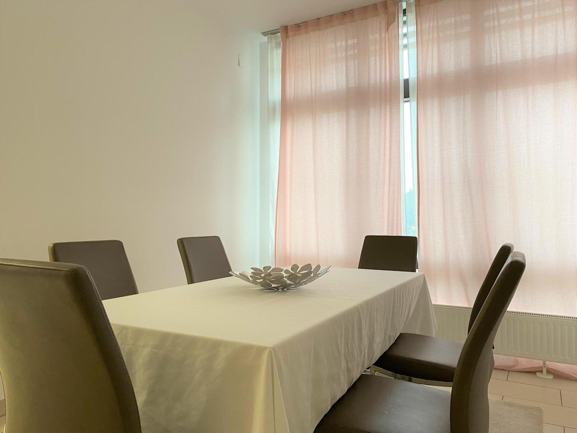 Stadtsuite Mit Sauna In Wiener Neustadt 135 M2 Dış mekan fotoğraf