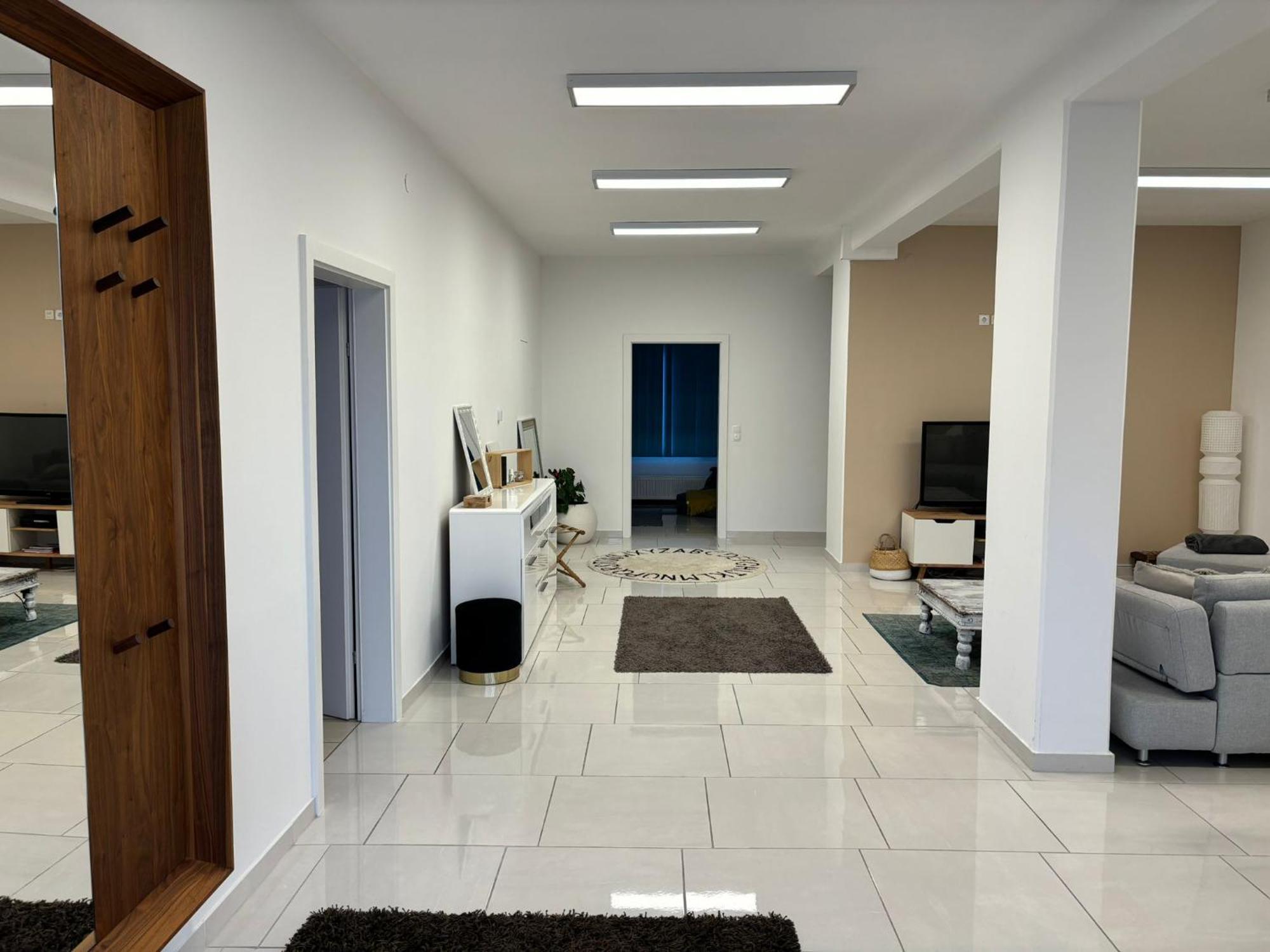 Stadtsuite Mit Sauna In Wiener Neustadt 135 M2 Dış mekan fotoğraf